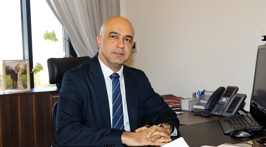 摩根大通分析台积电(TSM.US)CoWoS订单削减传闻:需求依然强劲,2025年产能紧张