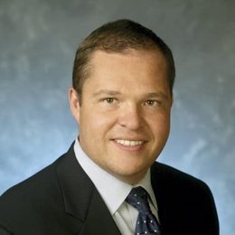 沪燃料油期货成功突破3300元/吨大关,当前报价为3301元/吨,日内上涨幅度达到0.40%